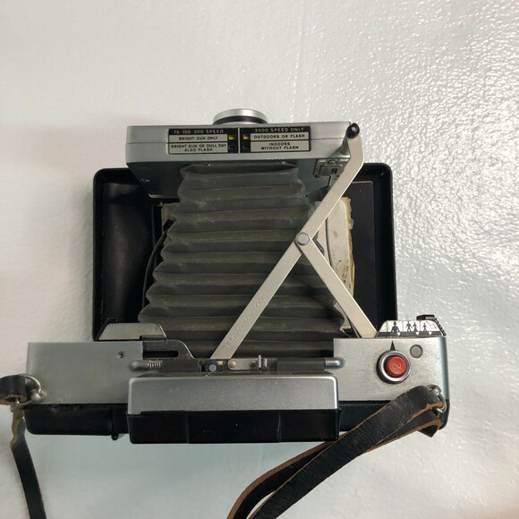 Vintage Polaroid 240 Land Camera with Manual - Picture 8 of 13